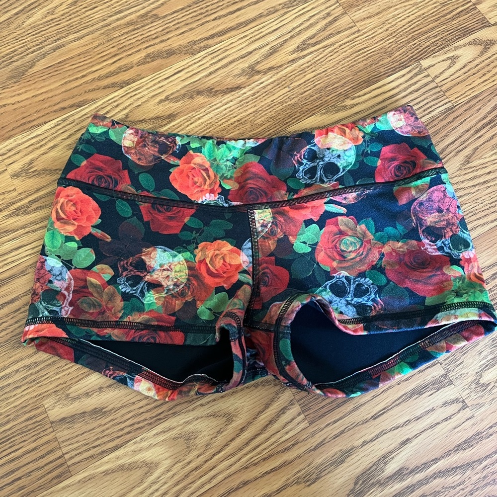 Fleo skull shorts